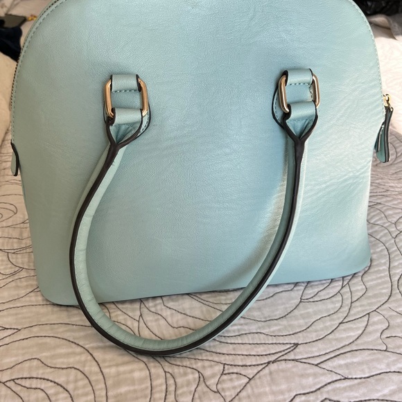 Call it Spring purse - Picture 2 of 3